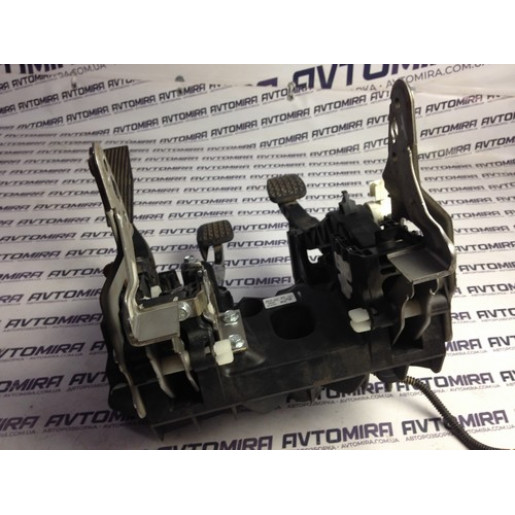 Блок педалей Европа Opel Insignia 2008-2017 13228166